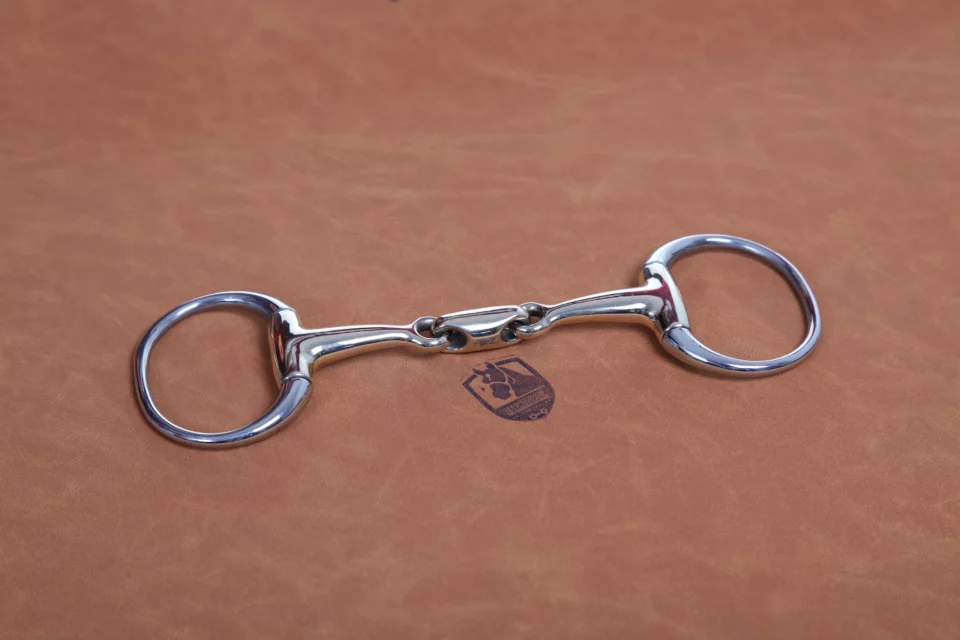 Eggbutt snaffle bit